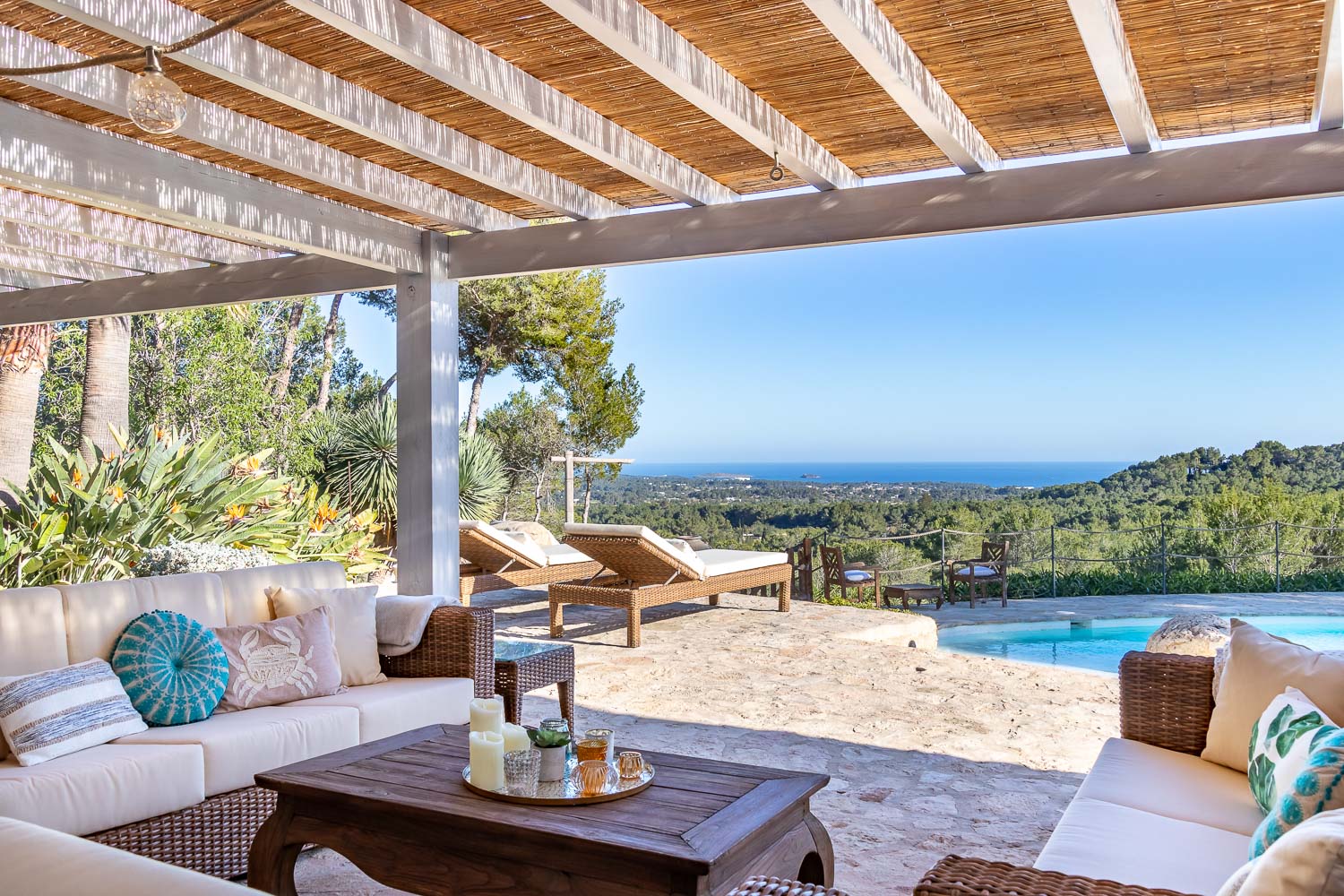 Luxury Shaded Daybeds