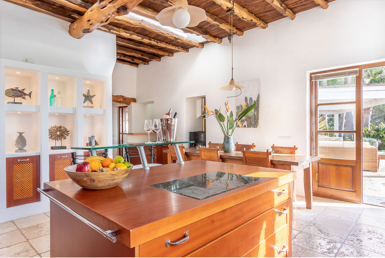 Kitchen Island Unit Facing Terraces