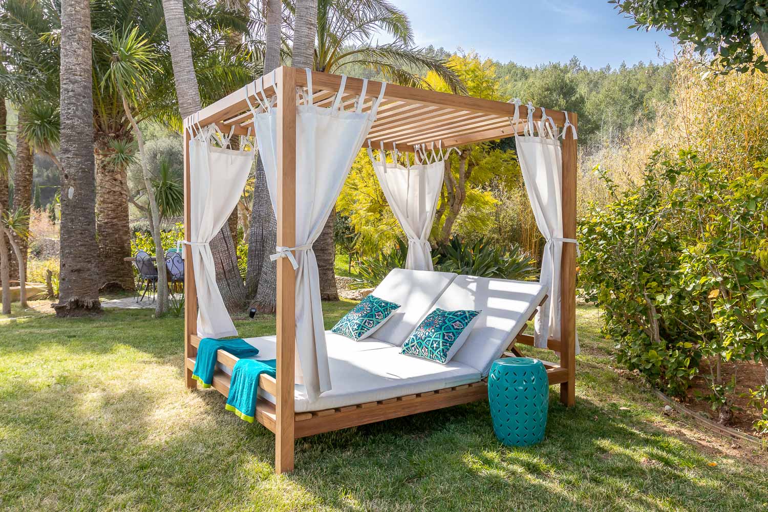 Al Fresco Shaded Dining Setup Area
